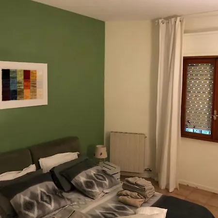 Luxury Apartment *